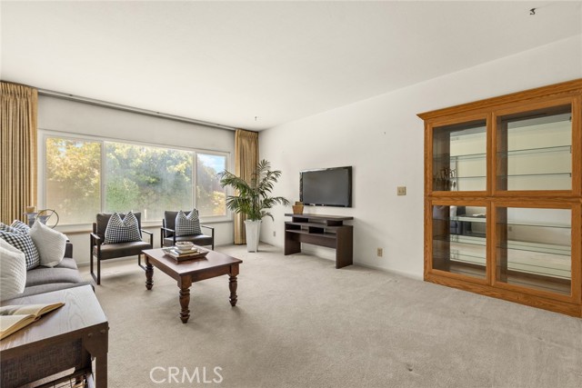 7 Pinecrest Circle, Chico CA: https://media.crmls.org/medias/1987bb06-066f-4b54-be15-301fbc4f2908.jpg