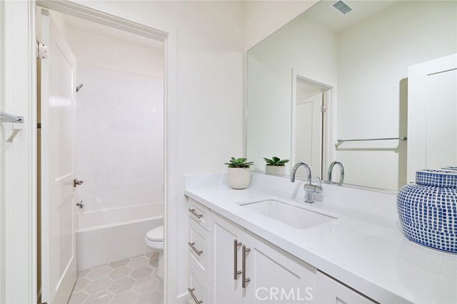 Detail Gallery Image 16 of 33 For 7251 Aura Cir, Huntington Beach,  CA 92647 - 4 Beds | 3/1 Baths