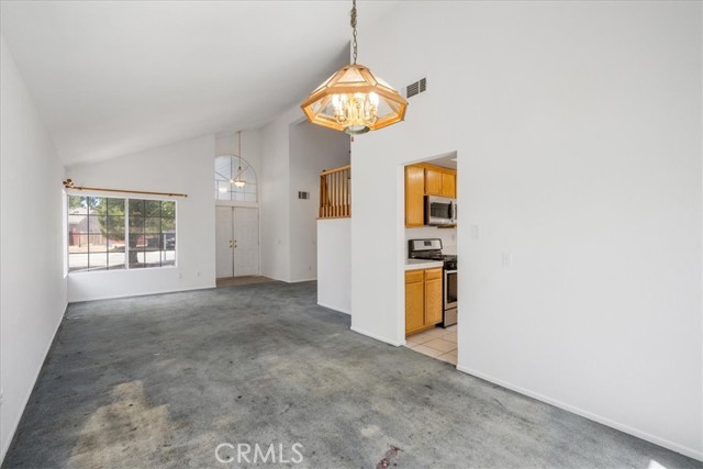 881 Sussex N, San Jacinto CA: https://media.crmls.org/medias/1989278e-9a01-449b-b980-08c931636aff.jpg
