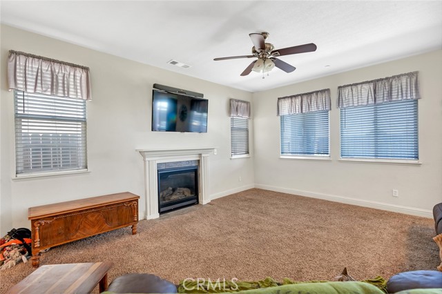 Detail Gallery Image 12 of 38 For 1024 Newcastle, Livingston,  CA 95344 - 5 Beds | 3/1 Baths