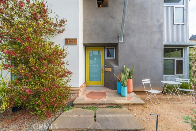 Detail Gallery Image 2 of 49 For 358 Santa Ana, Long Beach,  CA 90803 - 3 Beds | 3 Baths