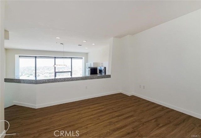 Detail Gallery Image 9 of 26 For 1100 Wilshire Bld #2603,  Los Angeles,  CA 90017 - 1 Beds | 1 Baths