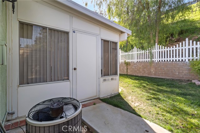 Detail Gallery Image 15 of 42 For 27945 Sycamore Creek, Valencia,  CA 91354 - 4 Beds | 2 Baths