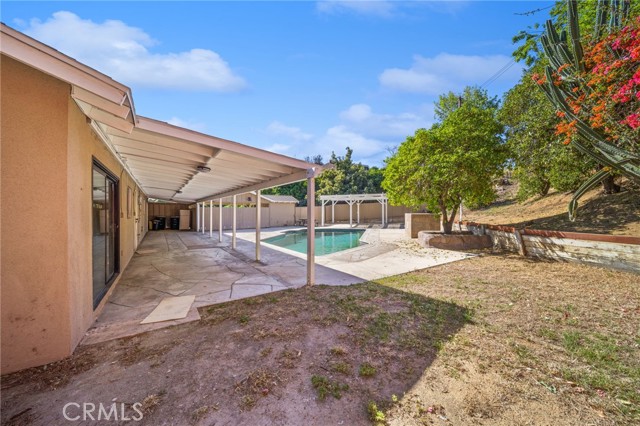 Detail Gallery Image 32 of 42 For 134 W Broadbent, Riverside,  CA 92507 - 4 Beds | 3 Baths