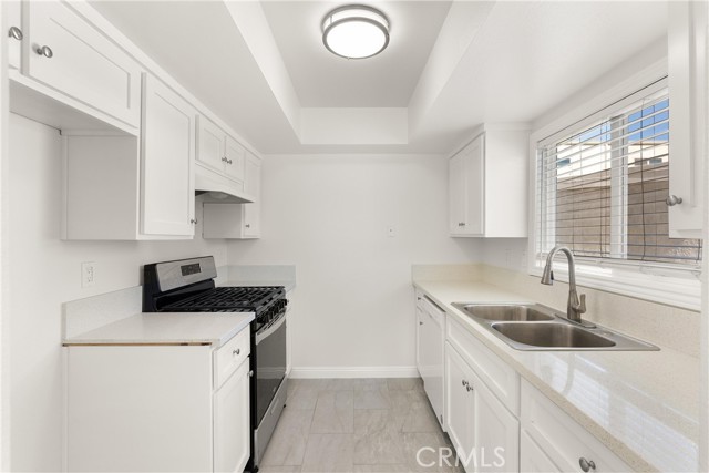 Detail Gallery Image 4 of 19 For 18961 Florida St #1,  Huntington Beach,  CA 92648 - 2 Beds | 1 Baths