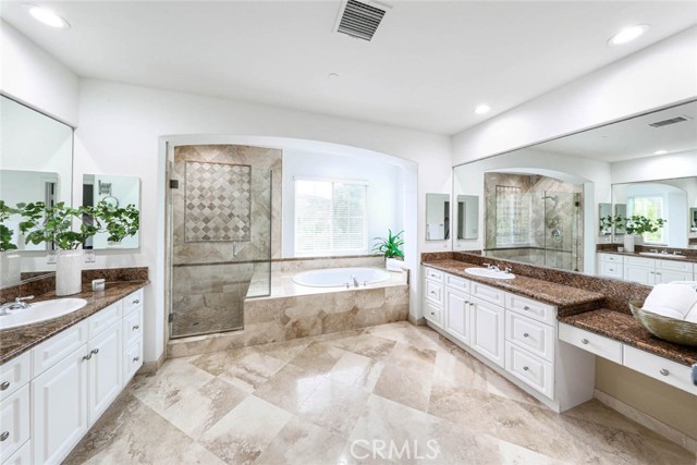 22 Via Paquete, San Clemente CA: https://media.crmls.org/medias/198bb484-31b0-488a-9787-54318a55fd2c.jpg