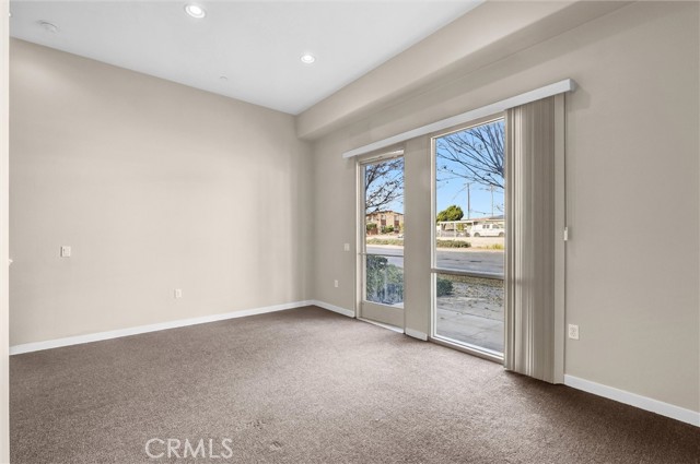 Detail Gallery Image 4 of 25 For 1602 W Artesia Sq a,  Gardena,  CA 90248 - 2 Beds | 2/1 Baths