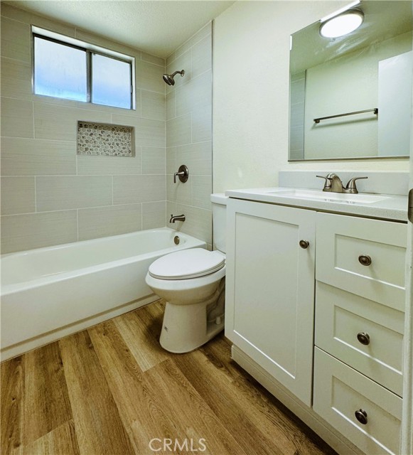 Detail Gallery Image 12 of 27 For 2105 E Petunia, Glendora,  CA 91740 - 3 Beds | 2 Baths