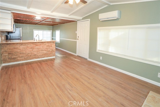 Detail Gallery Image 5 of 13 For 547 Alden #27,  Big Bear Lake,  CA 92315 - 2 Beds | 1 Baths