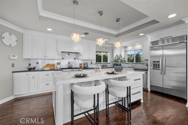 33 Cayuse Lane, Rancho Palos Verdes CA: https://media.crmls.org/medias/198cd5ae-5361-433a-86ac-7dd84e22a59c.jpg
