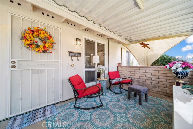 Detail Gallery Image 3 of 45 For 26835 Avenue of the Oaks a,  Newhall,  CA 91321 - 2 Beds | 2 Baths