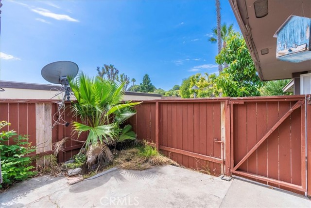 23401 Via San Miguel, Aliso Viejo CA: https://media.crmls.org/medias/198de99c-bbab-49b5-b9d9-1cbcdf4d599b.jpg