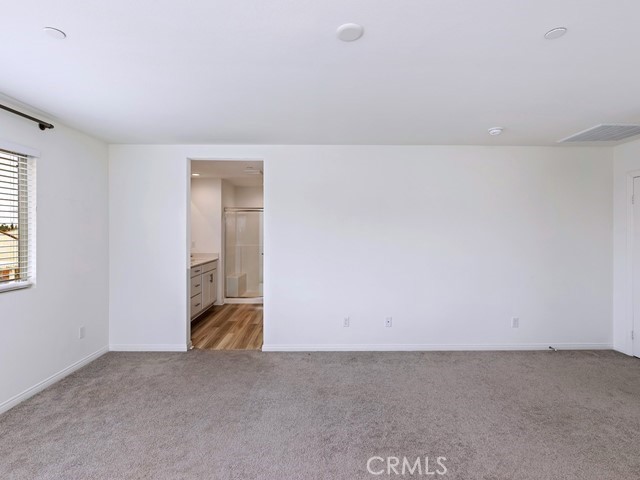 https://media.crmls.org/medias/198e7dc2-d763-4fdc-a438-cdd7d319149d.jpg?preset=X-Large