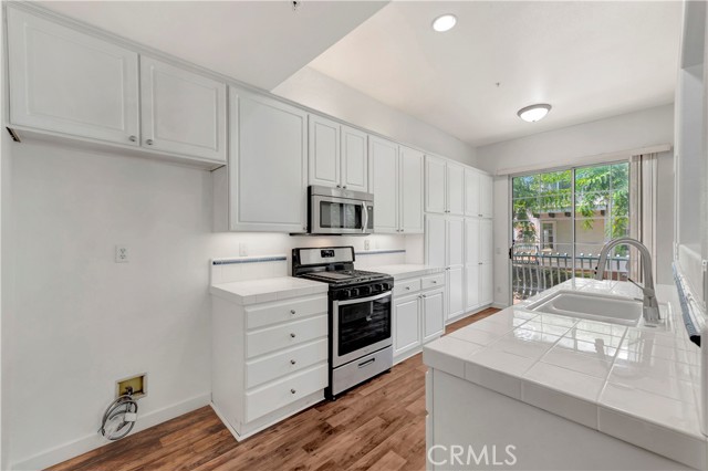 2871 Player Lane, Tustin CA: https://media.crmls.org/medias/198f8e70-6c6c-4377-9f4b-057b7822a511.jpg