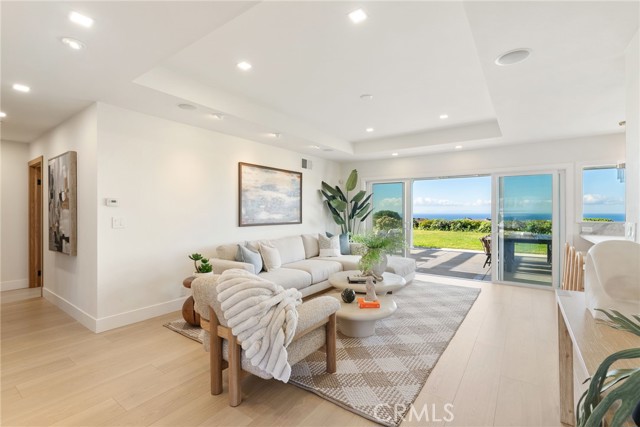 Detail Gallery Image 9 of 43 For 3501 Sausalito, Corona Del Mar,  CA 92625 - 3 Beds | 2 Baths
