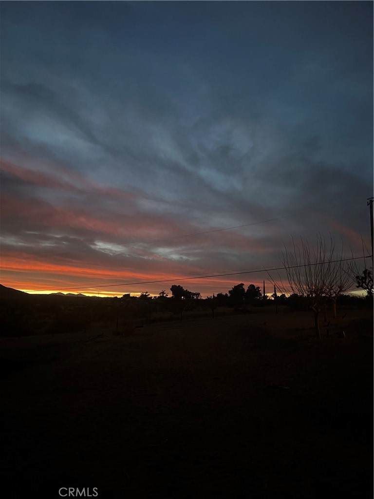 https://media.crmls.org/medias/1990297a-0880-42b9-9891-b2d9c82a7374.jpg?preset=X-Large