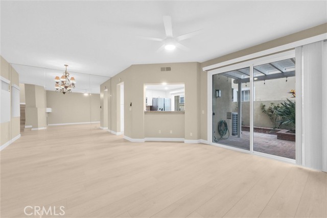 Detail Gallery Image 9 of 32 For 2422 Paseo Circulo, Tustin,  CA 92782 - 2 Beds | 2/1 Baths