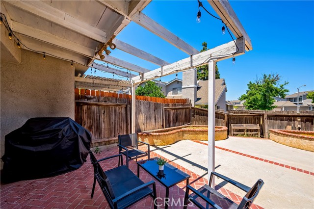 818 Live Oak Place, Corona CA: https://media.crmls.org/medias/19918d65-ffec-4f1e-b650-16a1912446e8.jpg