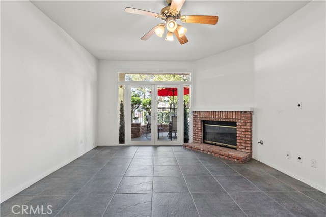 Detail Gallery Image 12 of 64 For 24436 Hampton Dr #C,  Valencia,  CA 91355 - 2 Beds | 2/1 Baths