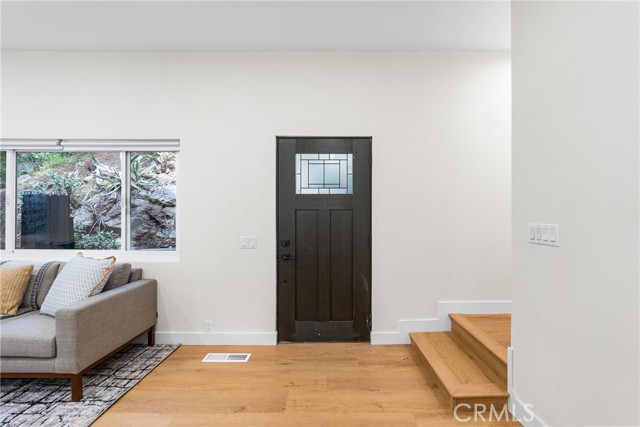 8010 Padre Lane, Los Angeles CA: https://media.crmls.org/medias/1992b550-e33c-41a3-a374-57843b033990.jpg