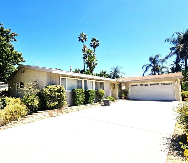 Detail Gallery Image 1 of 18 For 8450 Limerick Ave, Winnetka,  CA 91306 - 4 Beds | 2 Baths