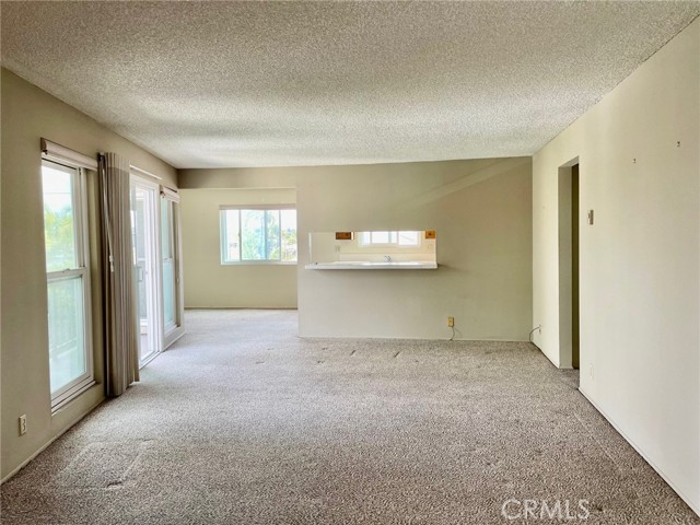 Detail Gallery Image 8 of 22 For 5301 E the Toledo #201,  Long Beach,  CA 90803 - 2 Beds | 2 Baths