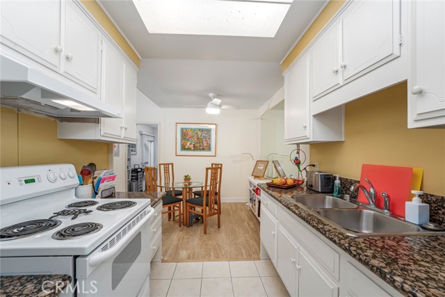 Detail Gallery Image 15 of 60 For 2220 E via Mariposa East #H,  Laguna Woods,  CA 92637 - 2 Beds | 1 Baths