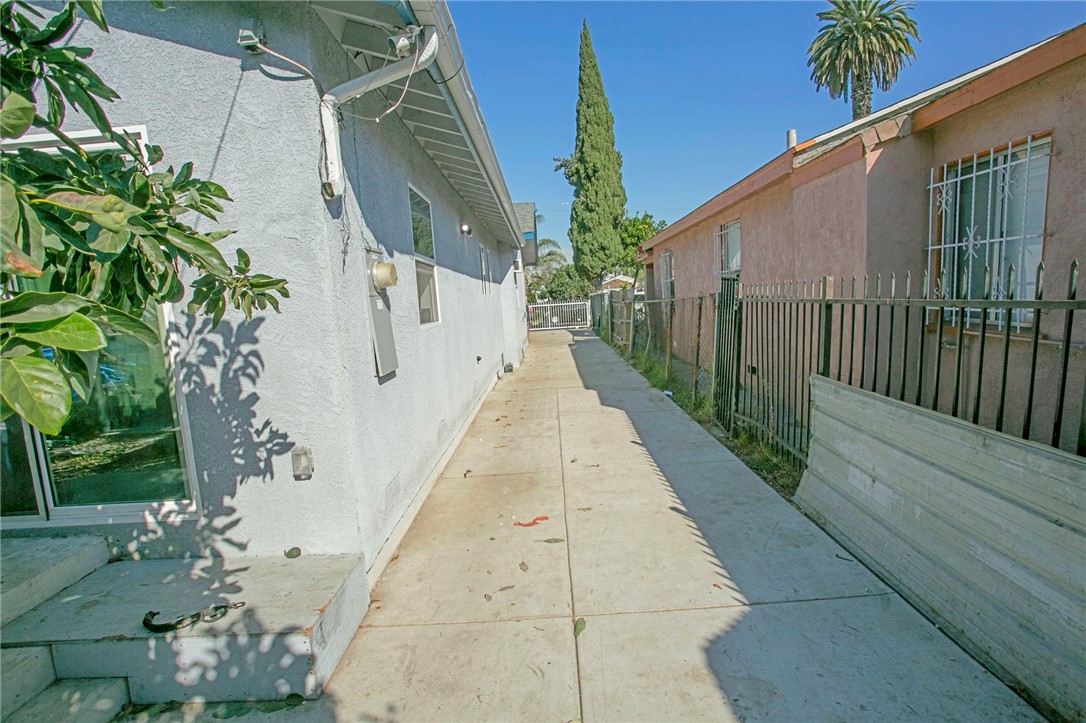 Detail Gallery Image 21 of 21 For 902 W 132nd St, Compton,  CA 90222 - 4 Beds | 2/1 Baths