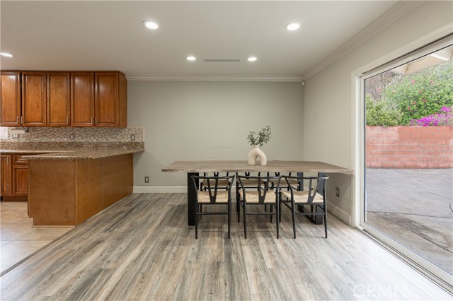 Detail Gallery Image 6 of 30 For 9434 Mclennan Ave, Northridge,  CA 91343 - 3 Beds | 2 Baths