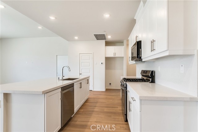 Detail Gallery Image 6 of 24 For 13739 Mesa View, Victorville,  CA 92392 - 4 Beds | 2 Baths