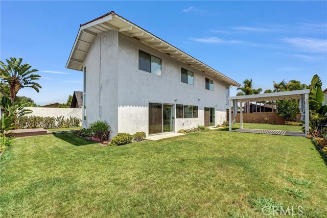 Detail Gallery Image 33 of 34 For 20291 Bancroft Cir, Huntington Beach,  CA 92646 - 4 Beds | 2/1 Baths