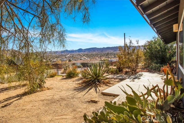 Detail Gallery Image 3 of 48 For 6144 Panorama St, Joshua Tree,  CA 92252 - 2 Beds | 1/1 Baths