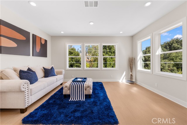 390 Riverbend, Lake Forest CA: https://media.crmls.org/medias/1996fb36-bb13-4f54-81f0-9760f40c856f.jpg