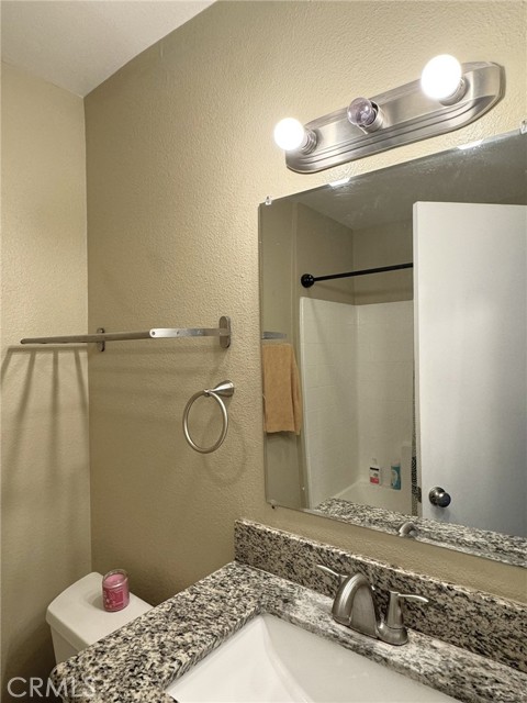 Detail Gallery Image 6 of 12 For 450 E 4th St #236,  Santa Ana,  CA 92701 - 2 Beds | 2 Baths