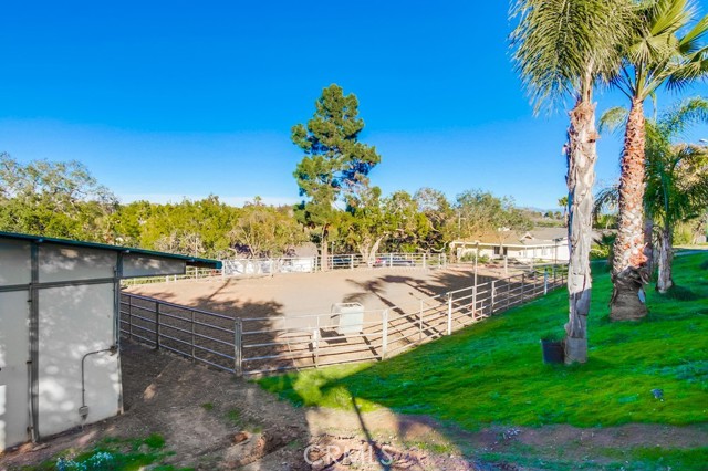 Detail Gallery Image 28 of 41 For 3927 Valle Del Sol, Bonsall,  CA 92003 - 3 Beds | 3 Baths