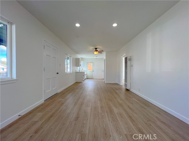 Detail Gallery Image 11 of 30 For 350 W Cedar St, Compton,  CA 90220 - 3 Beds | 2 Baths