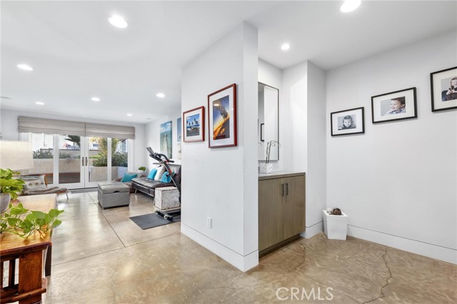 Detail Gallery Image 48 of 67 For 308 17th St, Manhattan Beach,  CA 90266 - 4 Beds | 3/1 Baths