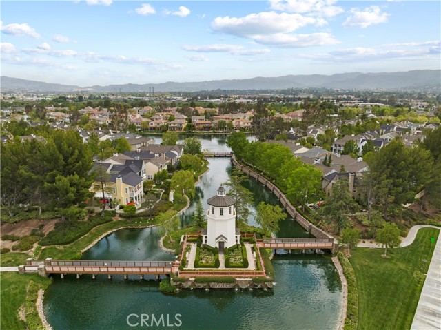 23402 Brookdale Lane, Valencia CA: https://media.crmls.org/medias/199874f1-003b-4899-b3aa-150734c948a8.jpg