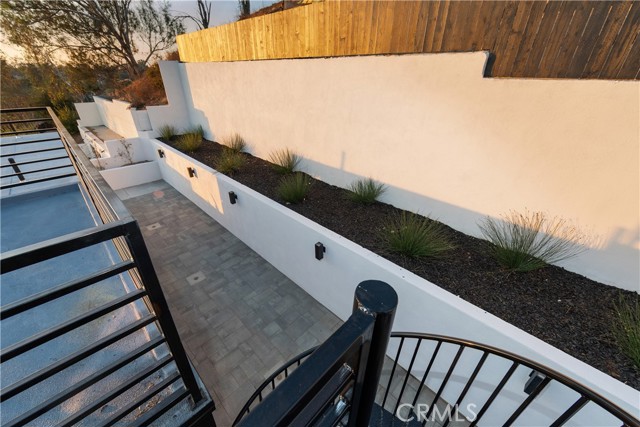 Detail Gallery Image 28 of 36 For 6561 Pickwick St, Los Angeles,  CA 90042 - 3 Beds | 3/1 Baths