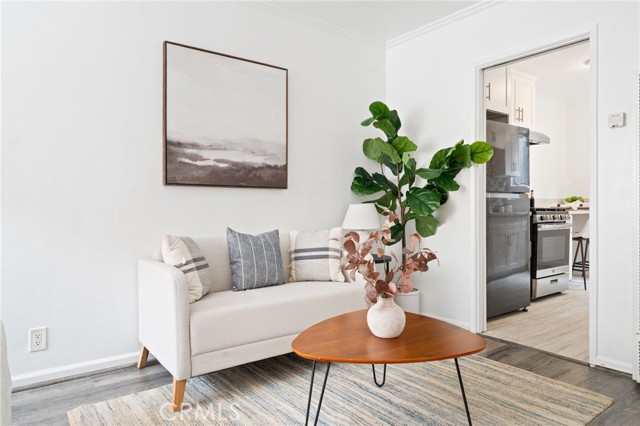 617 Cedar Avenue, Long Beach CA: https://media.crmls.org/medias/199956ab-5dde-475a-bd89-b903cc2212b1.jpg