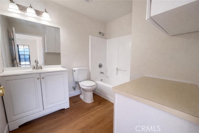 Detail Gallery Image 5 of 7 For 10531 Lakeside #J,  Garden Grove,  CA 92840 - 1 Beds | 1 Baths