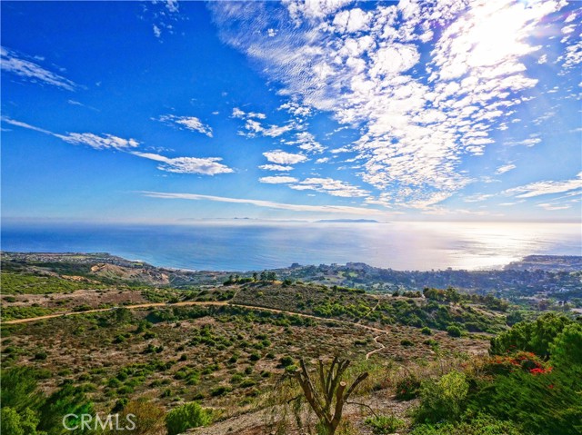 43 Oceanaire Drive, Rancho Palos Verdes CA: https://media.crmls.org/medias/19998062-12bf-4a58-b6a8-600f1b8c1458.jpg
