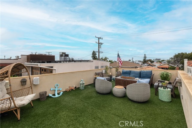 351 30th Street, Hermosa Beach, California 90254, 4 Bedrooms Bedrooms, ,3 BathroomsBathrooms,Residential,For Sale,30th,SB25124501