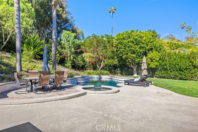 27215 Stagewood Court, Laguna Hills CA: https://media.crmls.org/medias/199b3b0c-8e0e-46b4-beef-1e918f1977ce.jpg