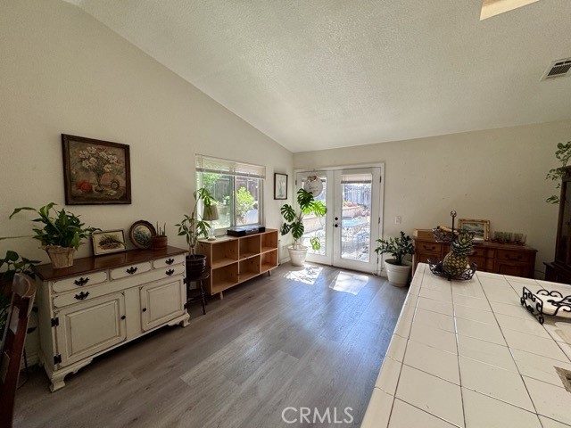 Detail Gallery Image 12 of 29 For 27196 Rainbow Creek Dr, Temecula,  CA 92591 - 3 Beds | 2 Baths