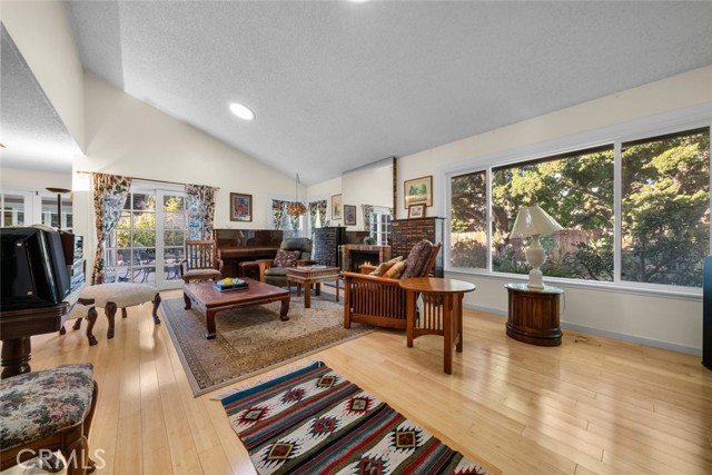 Detail Gallery Image 3 of 26 For 15574 Sorbonne St, –,  CA 91342 - 4 Beds | 2 Baths