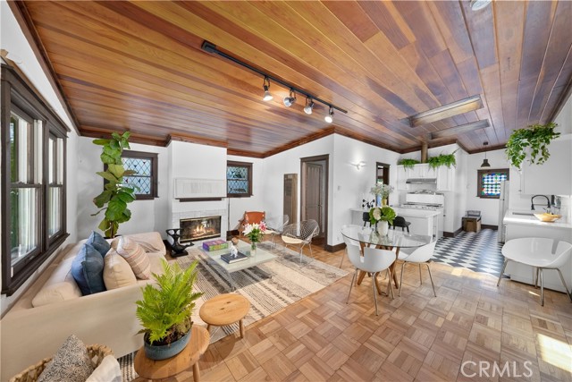 3017 Elm Avenue, Manhattan Beach, California 90266, 2 Bedrooms Bedrooms, ,2 BathroomsBathrooms,Residential,Sold,Elm,SB21199179