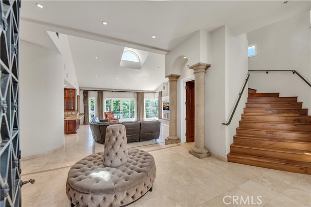 Detail Gallery Image 8 of 70 For 22166 W San Joaquin Dr, Canyon Lake,  CA 92587 - 5 Beds | 4/1 Baths