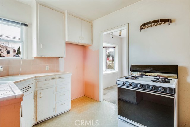 703 Lucia Avenue, Redondo Beach, California 90277, 2 Bedrooms Bedrooms, ,1 BathroomBathrooms,Residential,Sold,Lucia,SB17025295