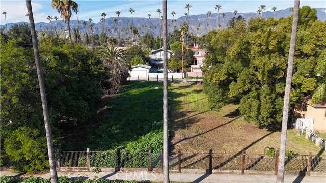 Detail Gallery Image 5 of 11 For 360 W 16th, San Bernardino,  CA 92405 - – Beds | – Baths